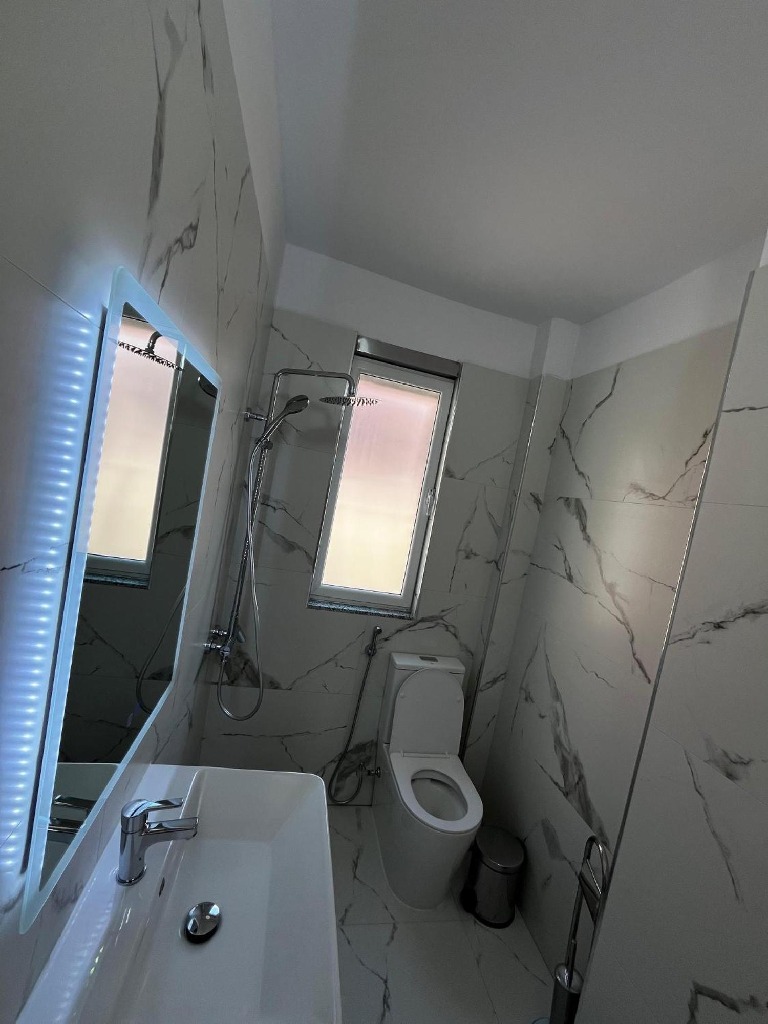 Charming Comfort Apartment Tirana Exterior foto